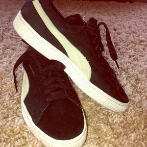 Black suede classic pumas